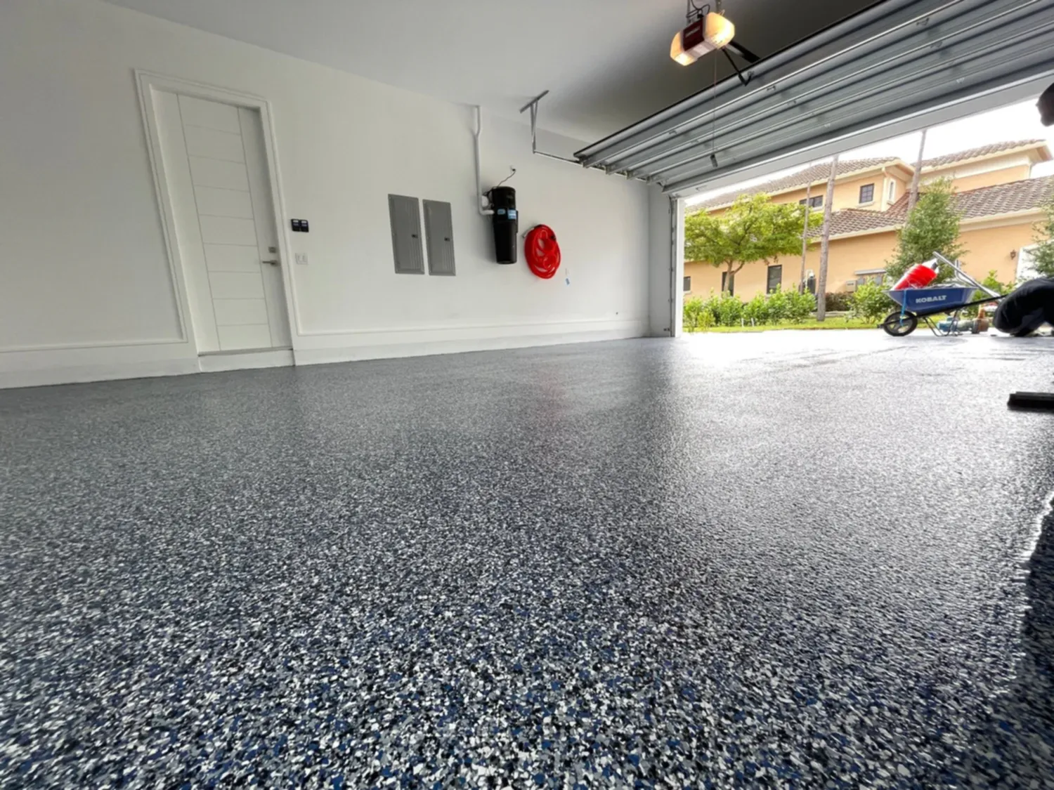 Pool deck coating on outdoor concrete for Edmond OK homes